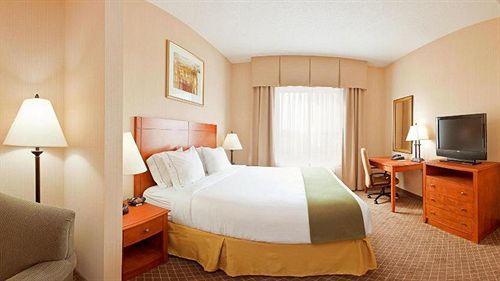 Express & Bay By Ihg Hotel 2*