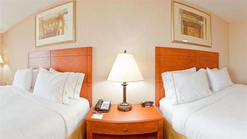 Express & Bay By Ihg Hotel